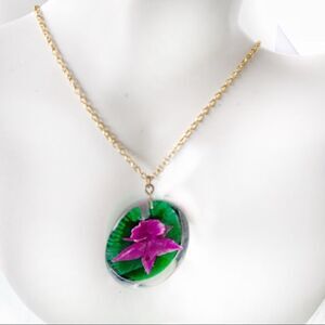 Vintage floral purple orchid Reverse carved lucite pendant necklace 18” L